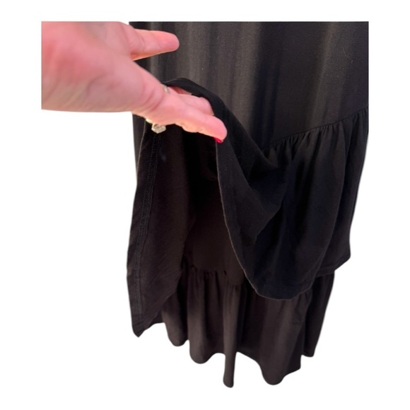 Beachlunchlounge Black Knit Pullover Midi Dress with Asymmetrical Tiered Hem - Picture 5 of 11